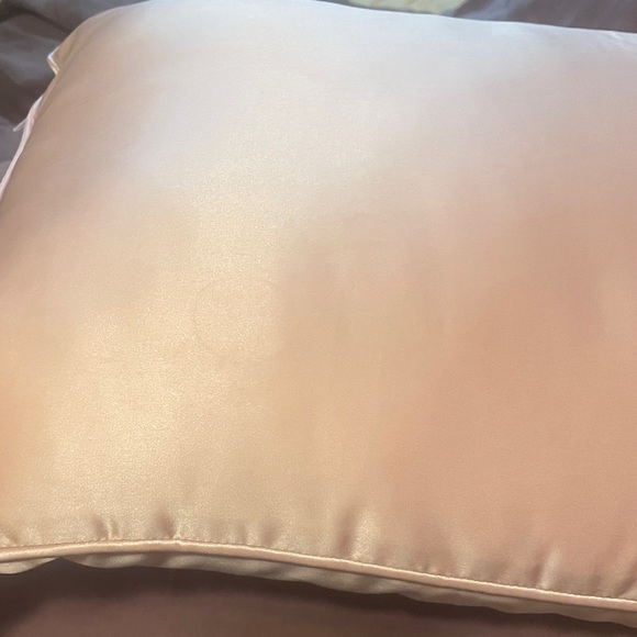 Slip mini travel silk pillow - Picture 5 of 6